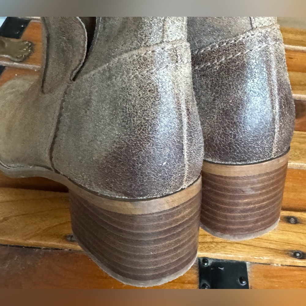 Diba True Women's Distressed Brown Ankle Booties - Picture 11 of 12